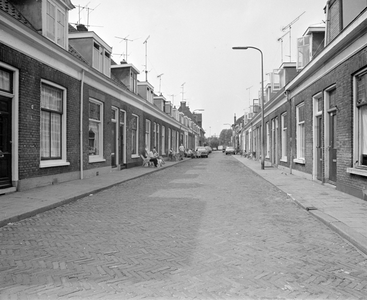 881220 Gezicht in de Boorstraat te Utrecht, vanaf de 1e Daalsedijk, uit het zuidoosten.